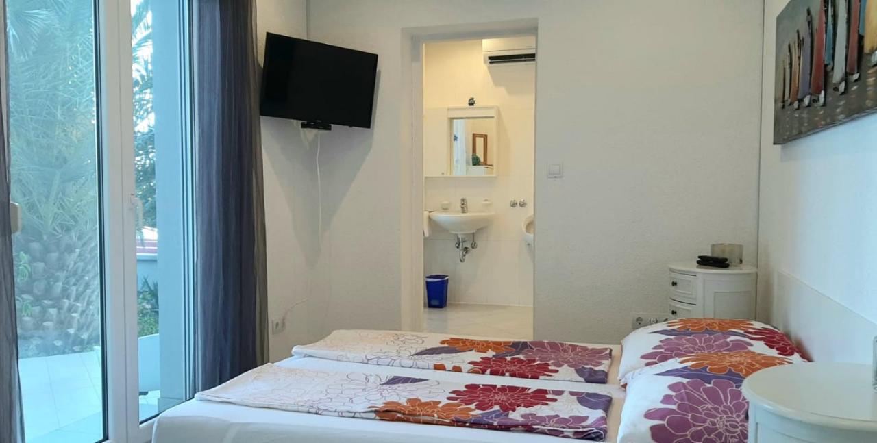 Helles Doppelzimmer Mit Bad, Terrasse Und Pool, Seperater Eingang, Liznjan, Istrien エクステリア 写真