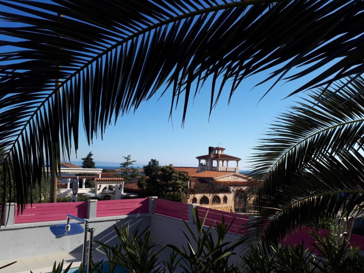 Helles Doppelzimmer Mit Bad, Terrasse Und Pool, Seperater Eingang, Liznjan, Istrien エクステリア 写真